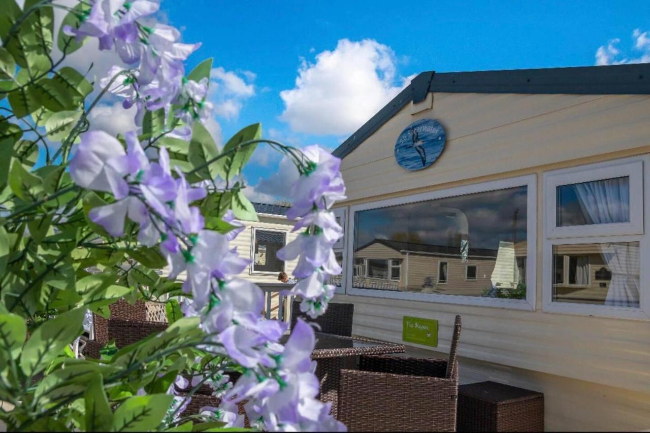 Tattershall Lakes Private Hot Tub Lodge - Sleeps 6 Lincoln Exterior photo